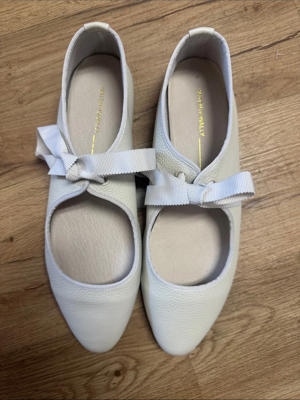 Intentionally Blank Leather flats Size 8 Like Brand New